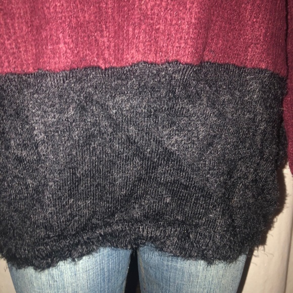LU NYC fuzzy hem sweater - Picture 2 of 4